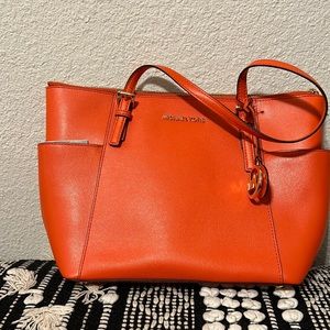 Michael Kors Jet Set Tote Clementine